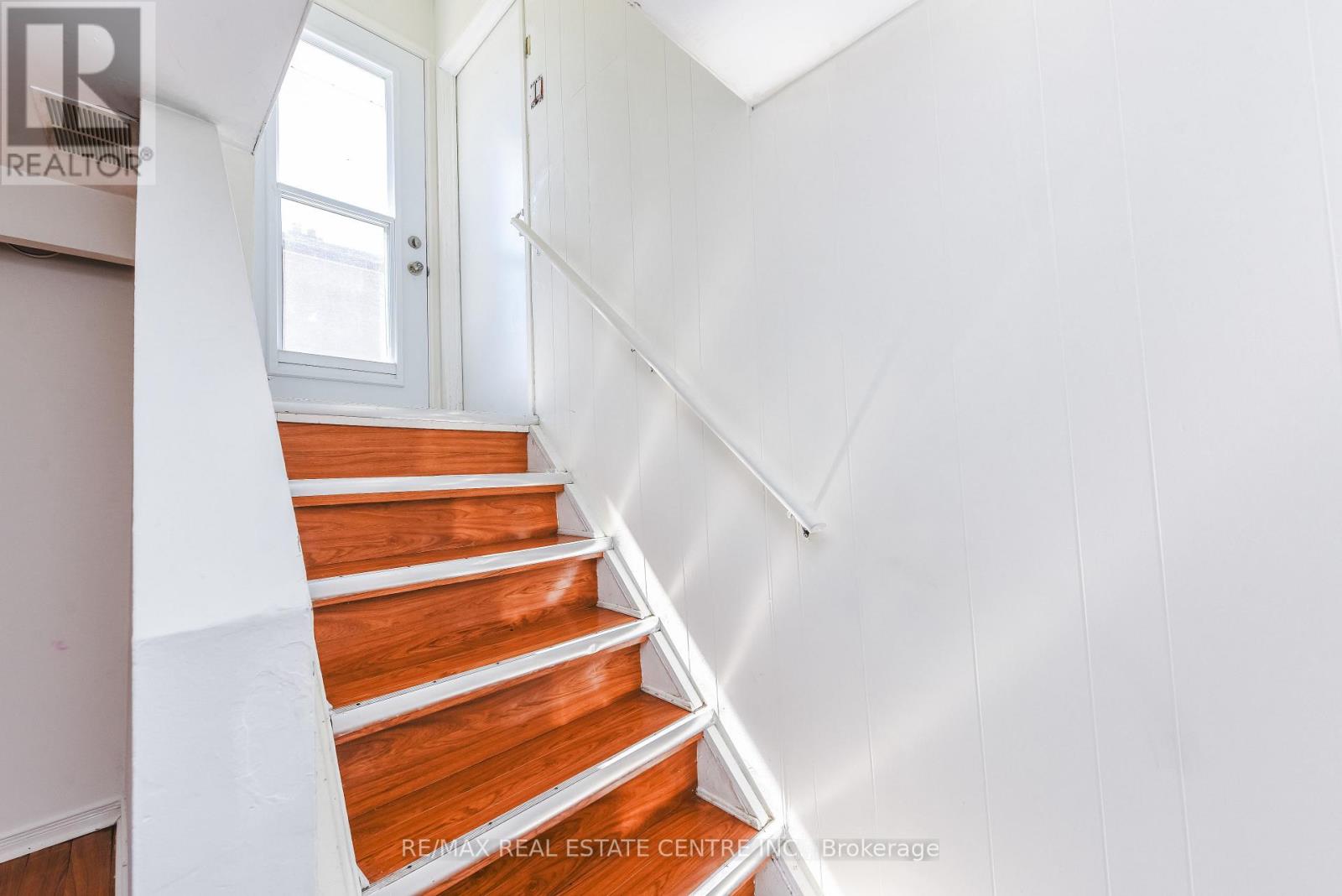 Lower - 45 Autumn Boulevard, Brampton, Ontario  L6T 2W1 - Photo 4 - W12881870