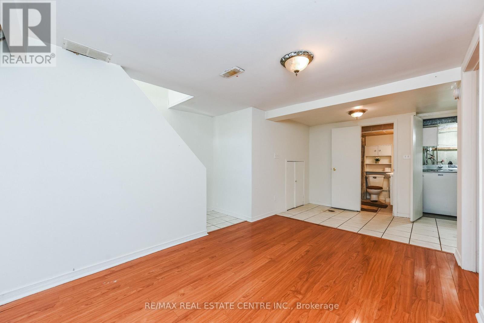 Lower - 45 Autumn Boulevard, Brampton, Ontario  L6T 2W1 - Photo 8 - W12881870
