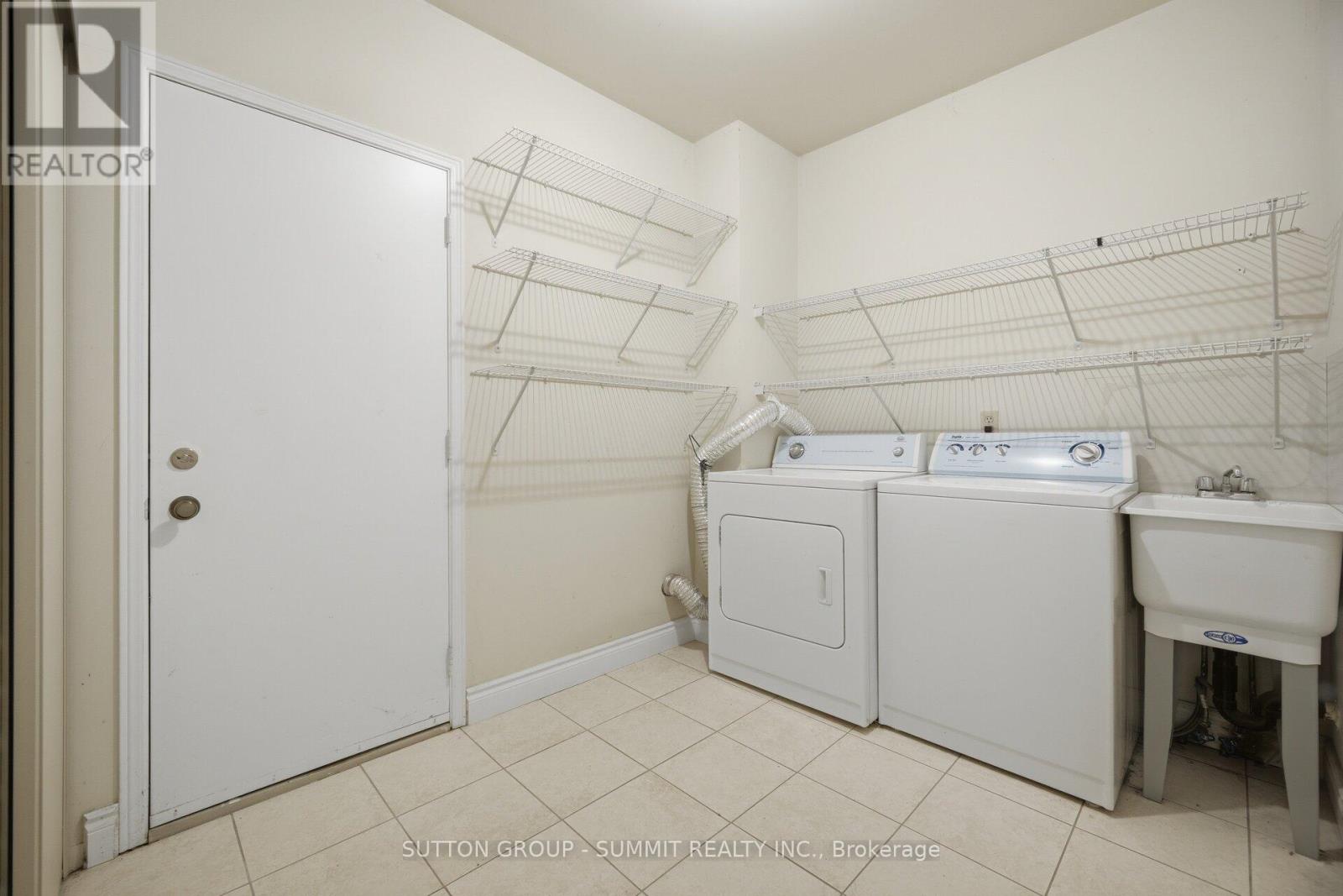 648 Esprit Crescent, Mississauga, Ontario  L5R 3B9 - Photo 10 - W13073140