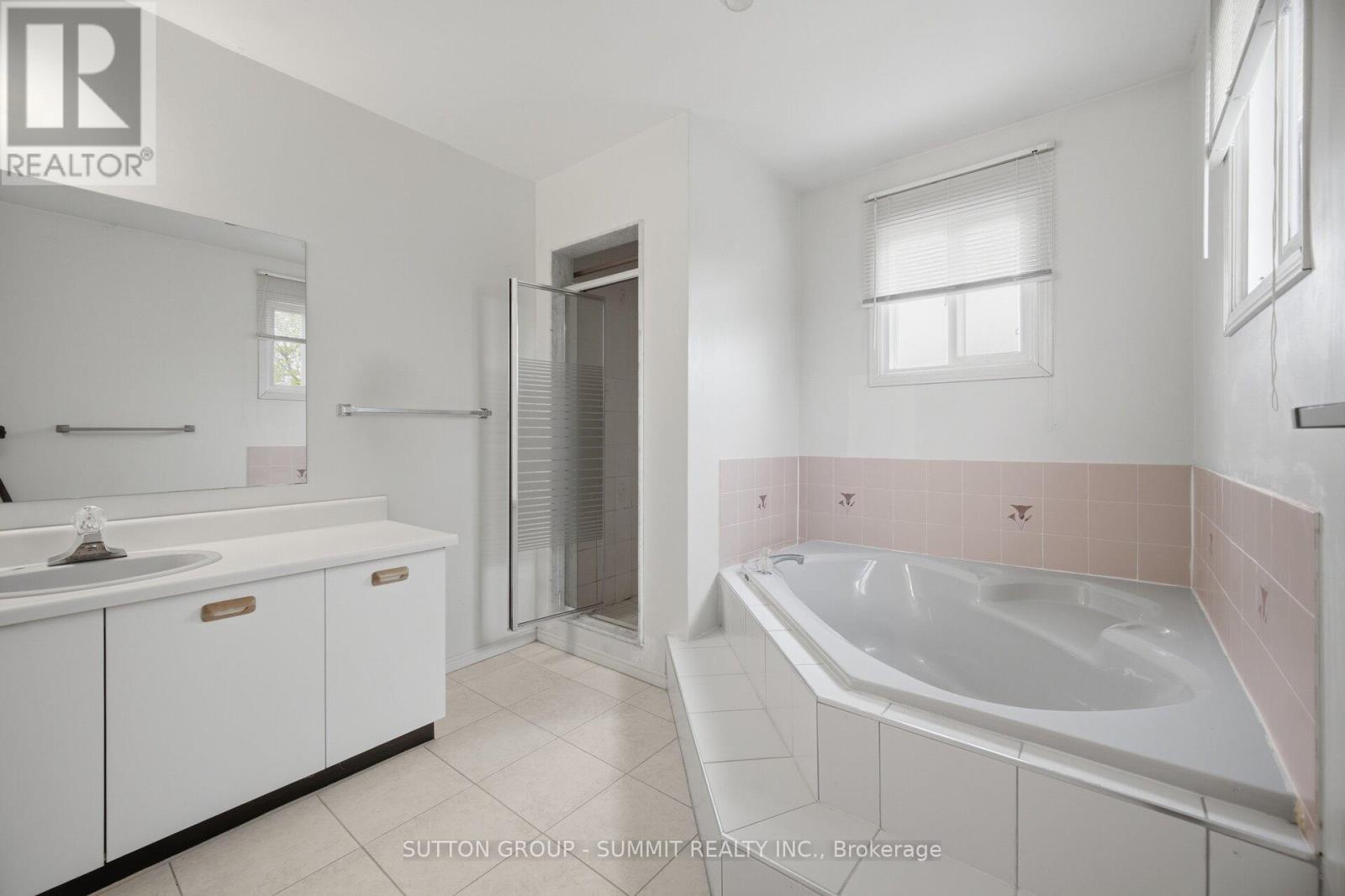 648 Esprit Crescent, Mississauga, Ontario  L5R 3B9 - Photo 14 - W13073140