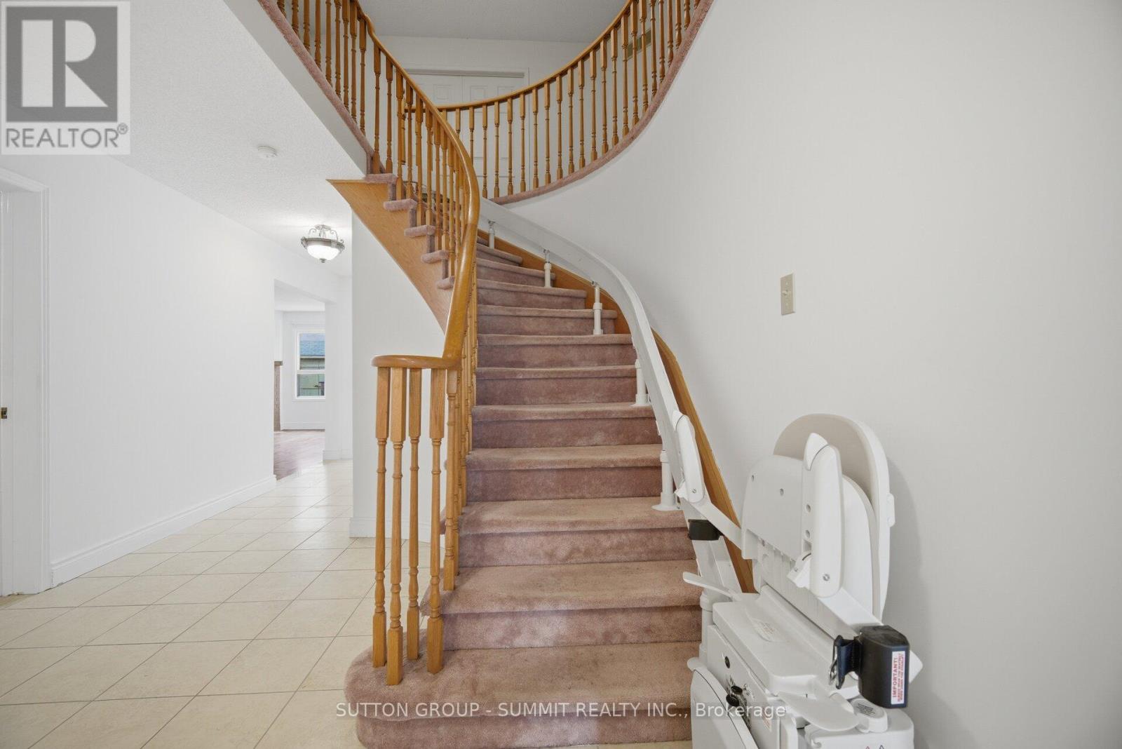 648 Esprit Crescent, Mississauga, Ontario  L5R 3B9 - Photo 3 - W13073140