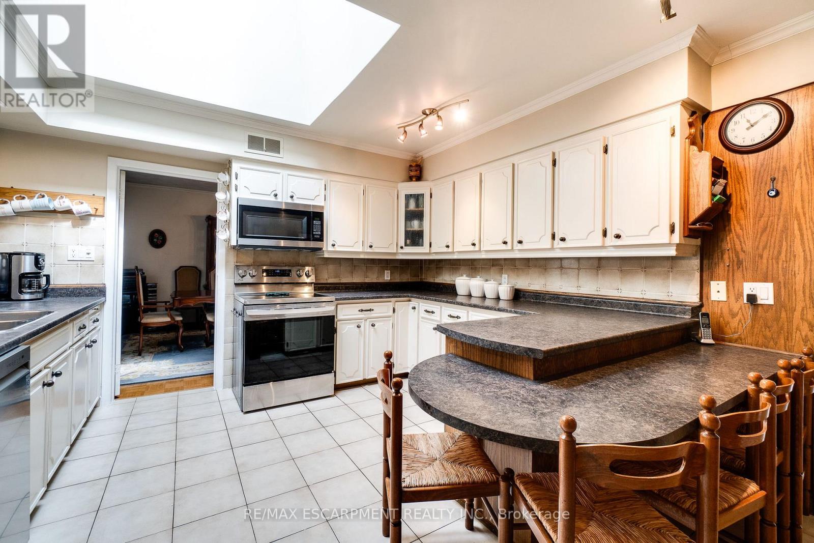 11 Sandra Court, Hamilton, Ontario  L8T 1Z7 - Photo 10 - X13072960