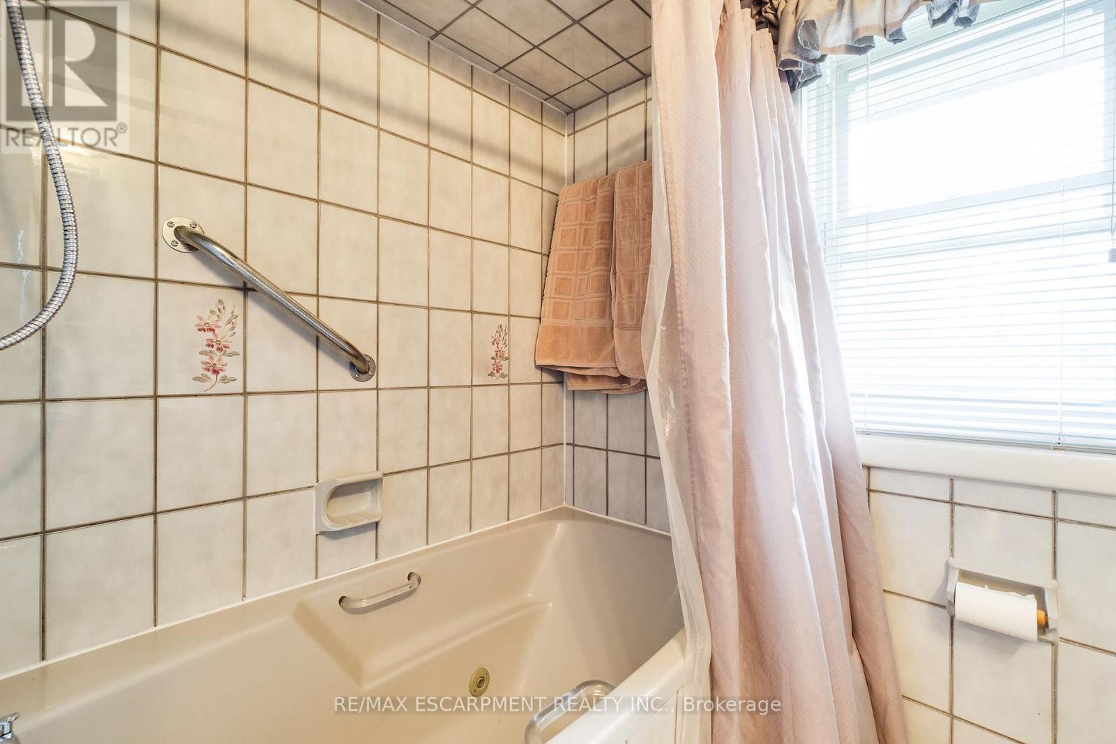 11 Sandra Court, Hamilton, Ontario  L8T 1Z7 - Photo 24 - X13072960
