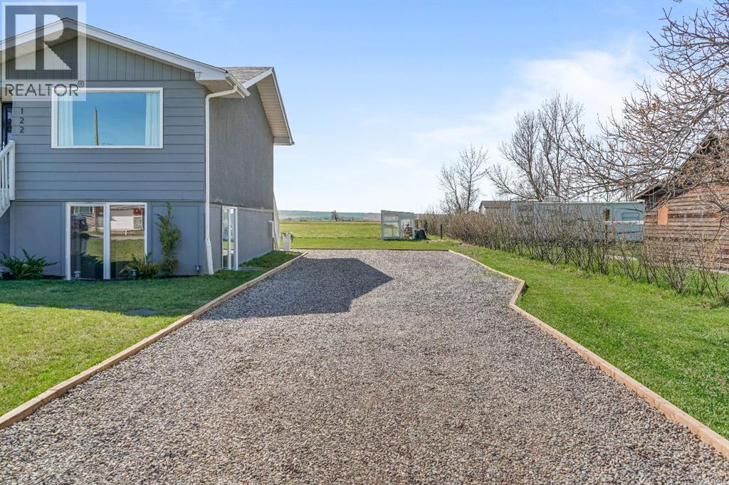 122 S 3 Street W, Magrath, Alberta  T0K 1J0 - Photo 37 - A2306369