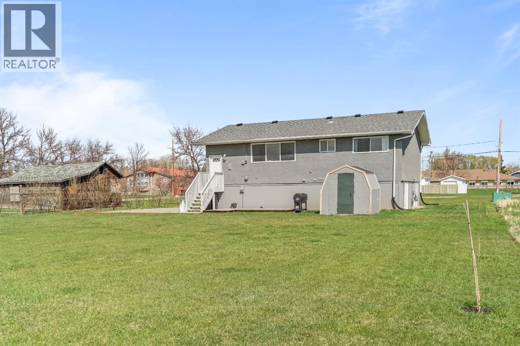 122 S 3 Street W, Magrath, Alberta  T0K 1J0 - Photo 40 - A2306369