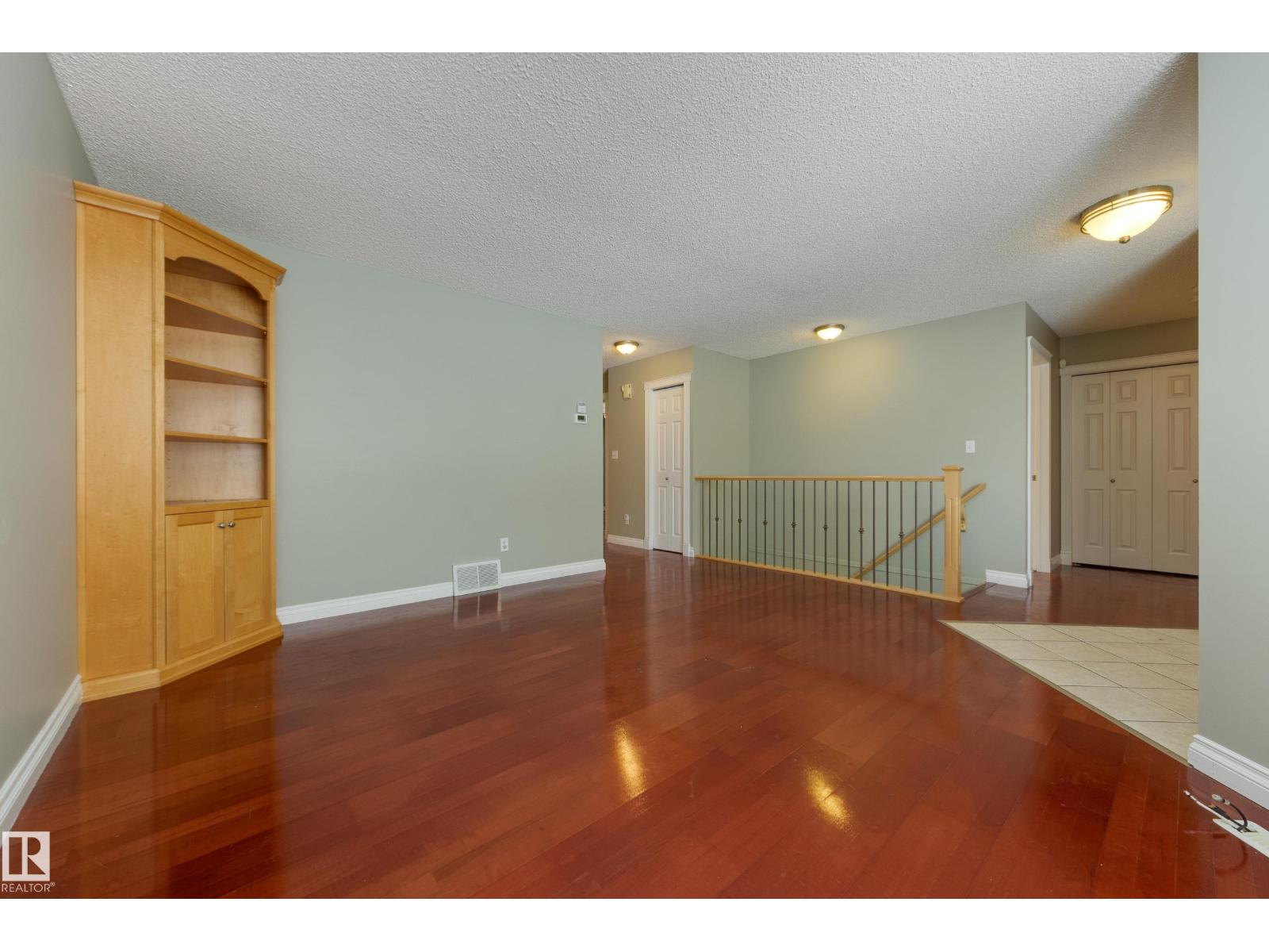 9916 178 Av NW, Edmonton, Alberta  T5X 5X2 - Photo 7 - E4475254