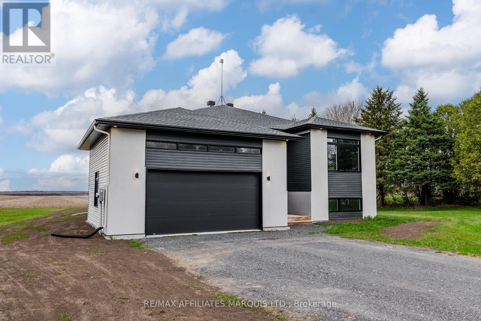 16939 EIGHTH ROAD, North Stormont, Ontario