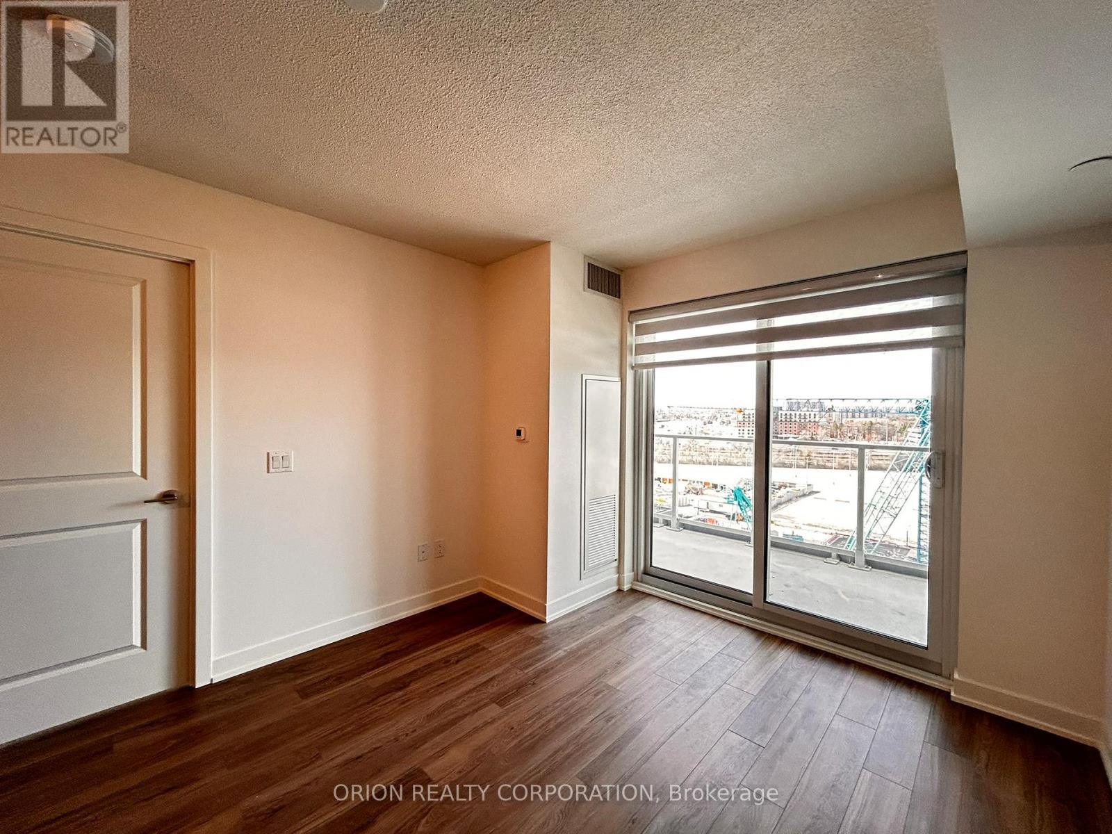 912 - 1010 Sandy Beach Road, Pickering, Ontario  L1W 0C7 - Photo 5 - E13074436