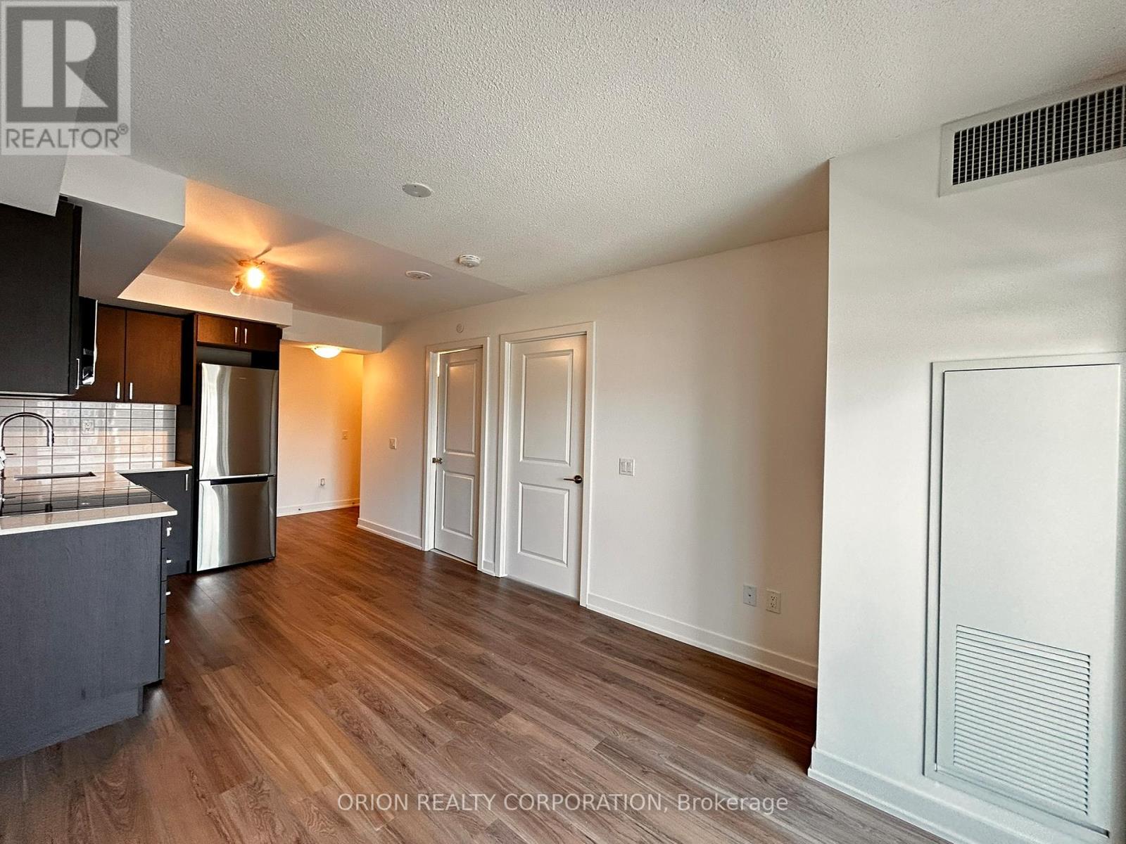 912 - 1010 Sandy Beach Road, Pickering, Ontario  L1W 0C7 - Photo 6 - E13074436
