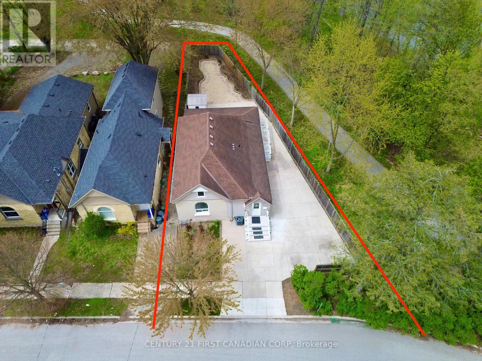 236 Raymond Avenue, London East, Ontario  N6A 2N1 - Photo 2 - X12876758