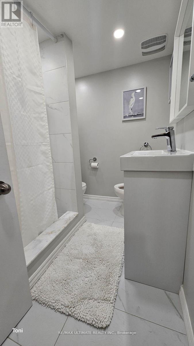 16 Failsworth Avenue, Toronto, Ontario  M6M 3J2 - Photo 14 - W13074404