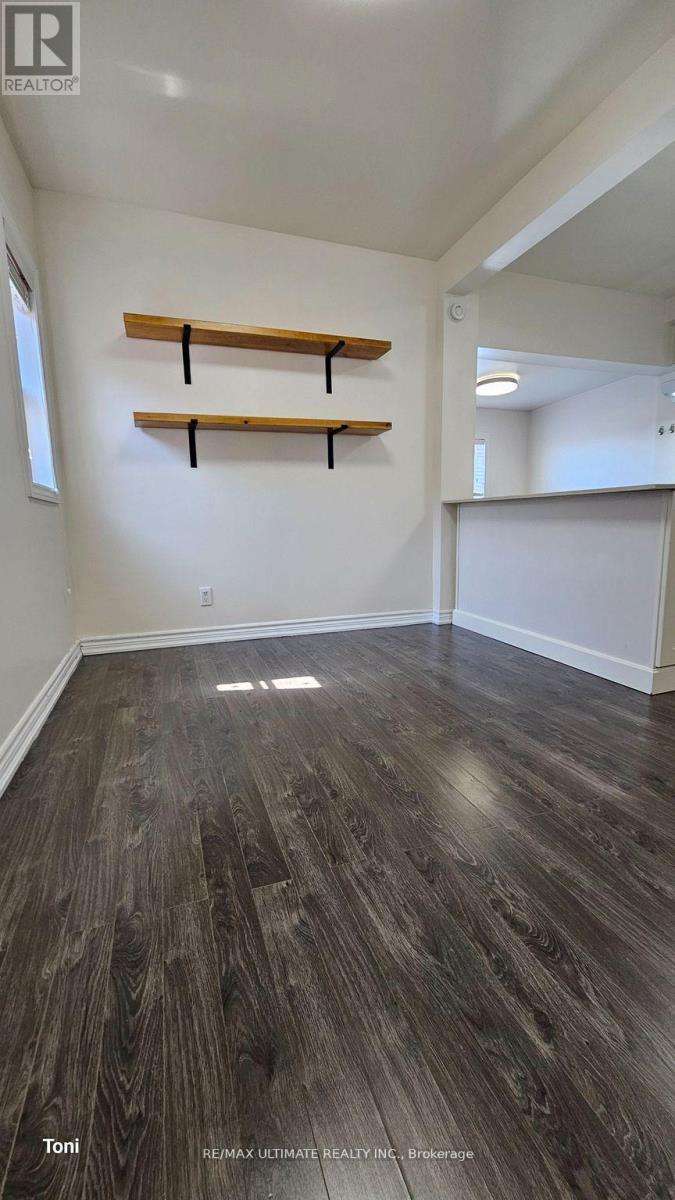 16 Failsworth Avenue, Toronto, Ontario  M6M 3J2 - Photo 7 - W13074404