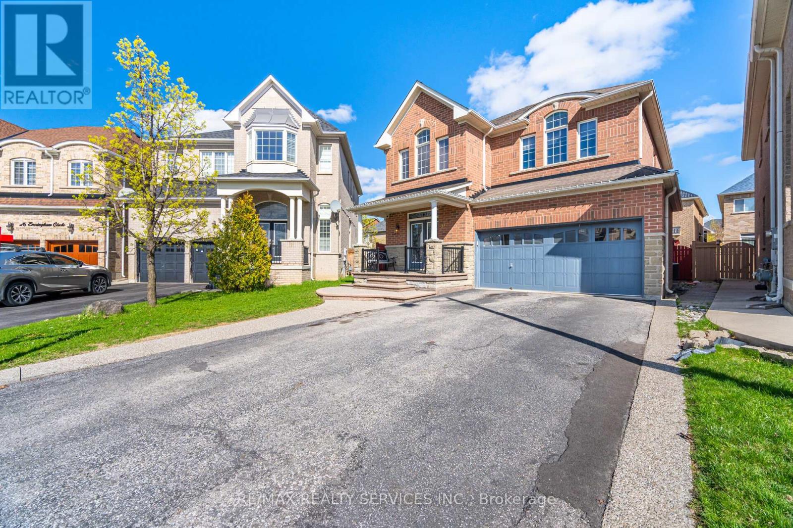 22 Everingham Circle, Brampton, Ontario  L6R 0R6 - Photo 2 - W13074406