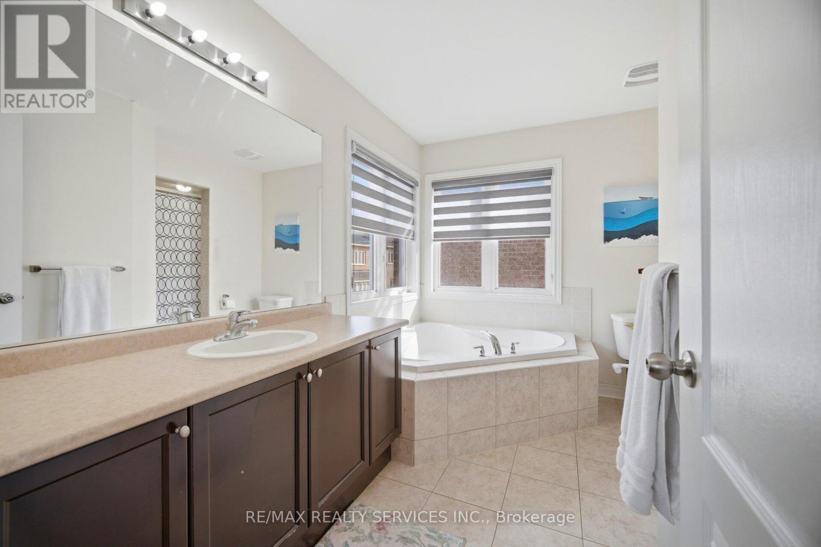 22 Everingham Circle, Brampton, Ontario  L6R 0R6 - Photo 27 - W13074406