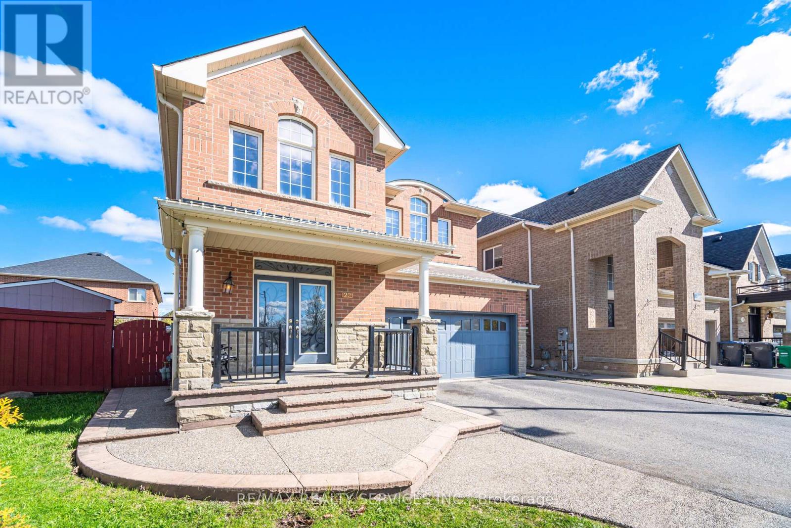 22 Everingham Circle, Brampton, Ontario  L6R 0R6 - Photo 3 - W13074406