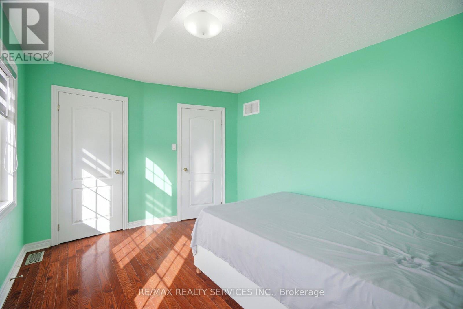 22 Everingham Circle, Brampton, Ontario  L6R 0R6 - Photo 31 - W13074406