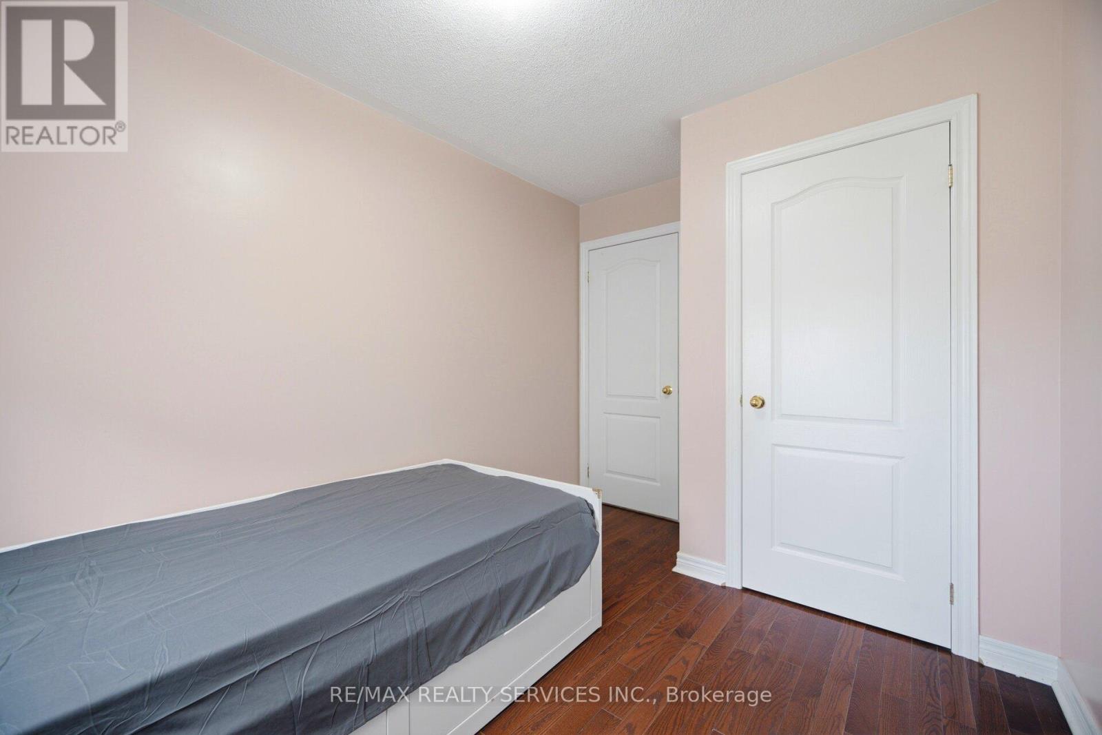 22 Everingham Circle, Brampton, Ontario  L6R 0R6 - Photo 36 - W13074406