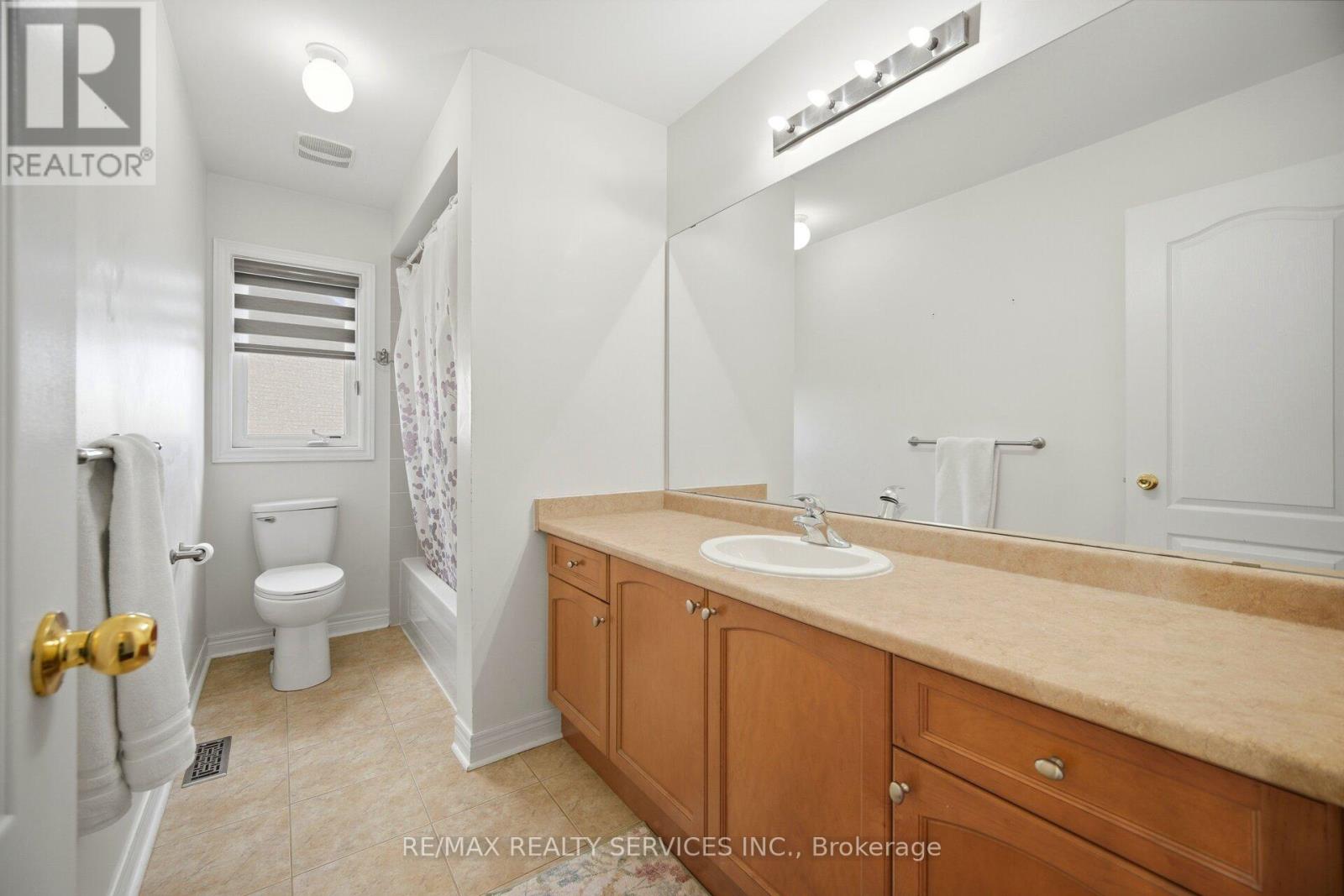 22 Everingham Circle, Brampton, Ontario  L6R 0R6 - Photo 37 - W13074406