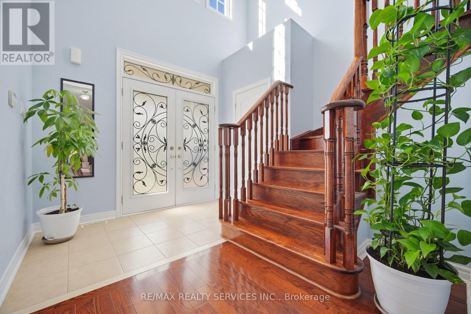 22 Everingham Circle, Brampton, Ontario  L6R 0R6 - Photo 4 - W13074406