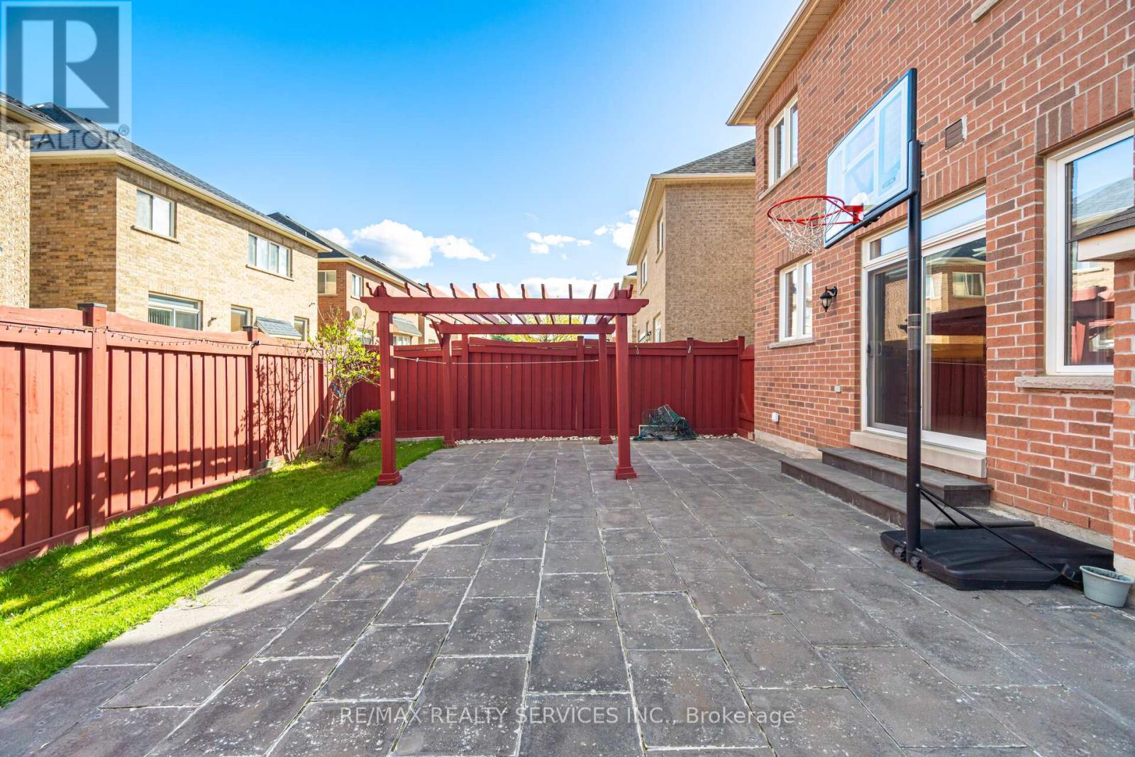 22 Everingham Circle, Brampton, Ontario  L6R 0R6 - Photo 47 - W13074406