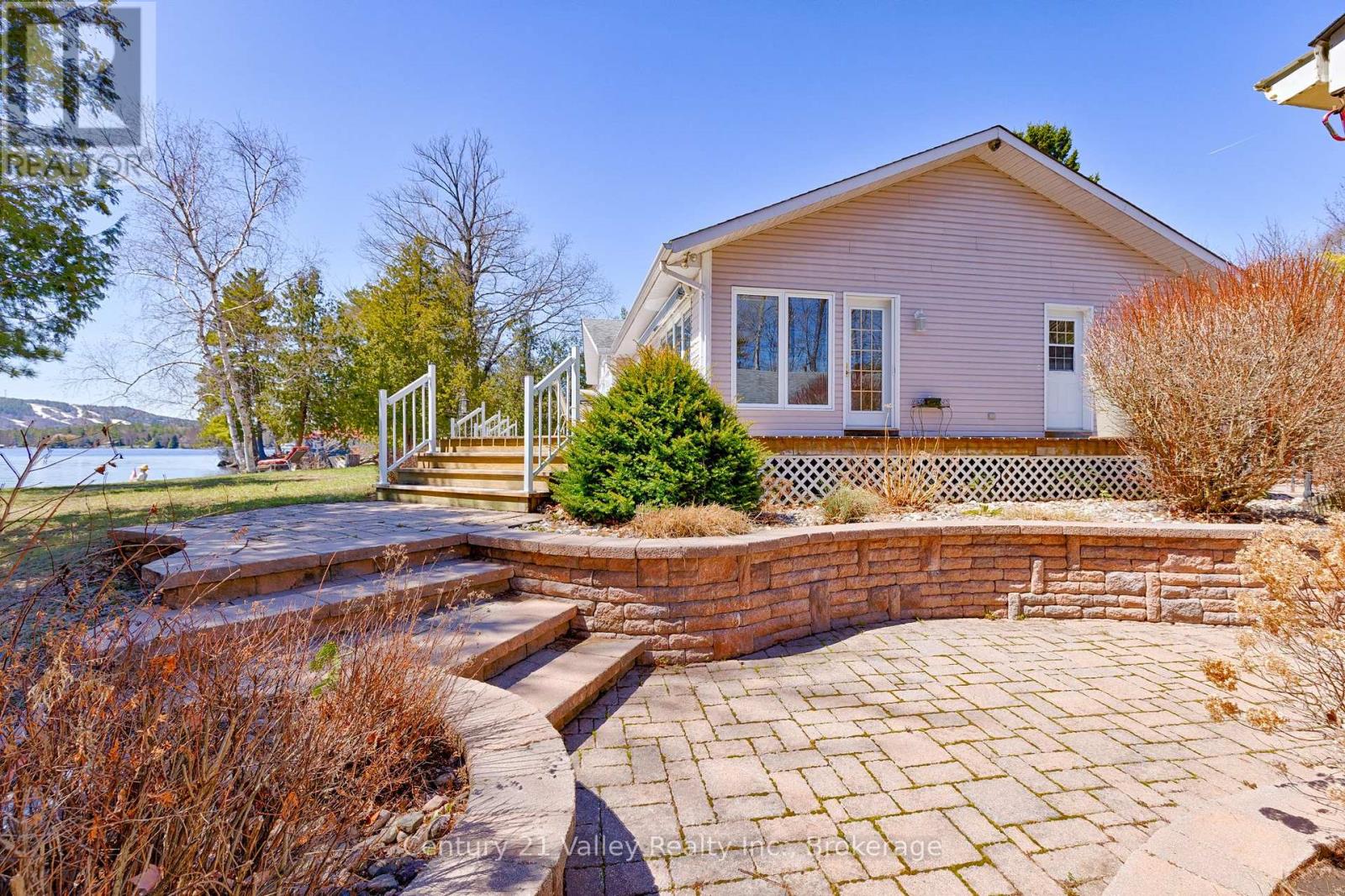 5377 CALABOGIE ROAD, Greater Madawaska, Ontario