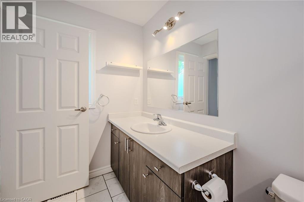 10b Lloyd Street Unit# Upper, St. Catharines, Ontario  L2S 2N8 - Photo 28 - 40824677