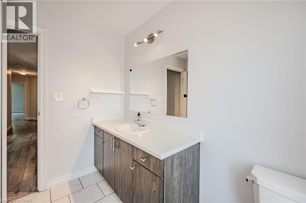 10b Lloyd Street Unit# Upper, St. Catharines, Ontario  L2S 2N8 - Photo 41 - 40824677