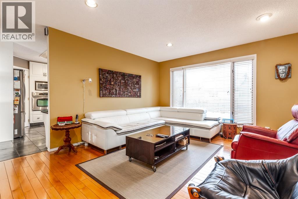 63 Edgeridge Court NW, Calgary, Alberta  T3A 6K5 - Photo 18 - A2283316