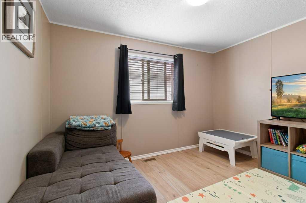 9 Baywood Place, Sylvan Lake, Alberta  T4S 0A7 - Photo 12 - A2306172