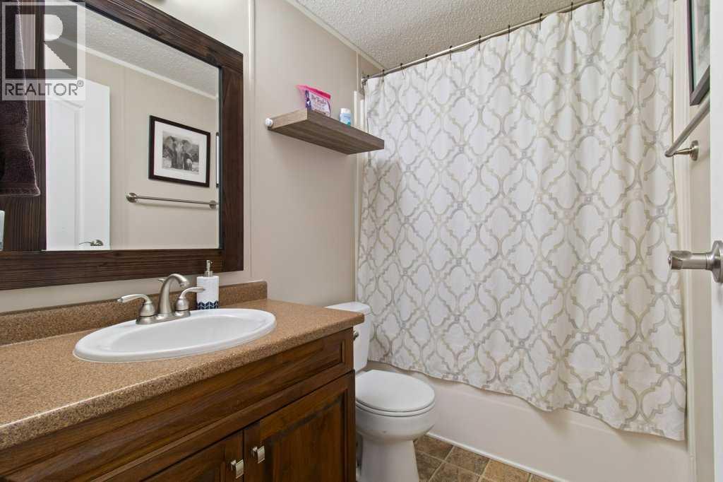 9 Baywood Place, Sylvan Lake, Alberta  T4S 0A7 - Photo 13 - A2306172