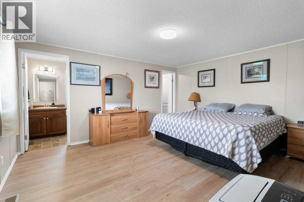 9 Baywood Place, Sylvan Lake, Alberta  T4S 0A7 - Photo 16 - A2306172