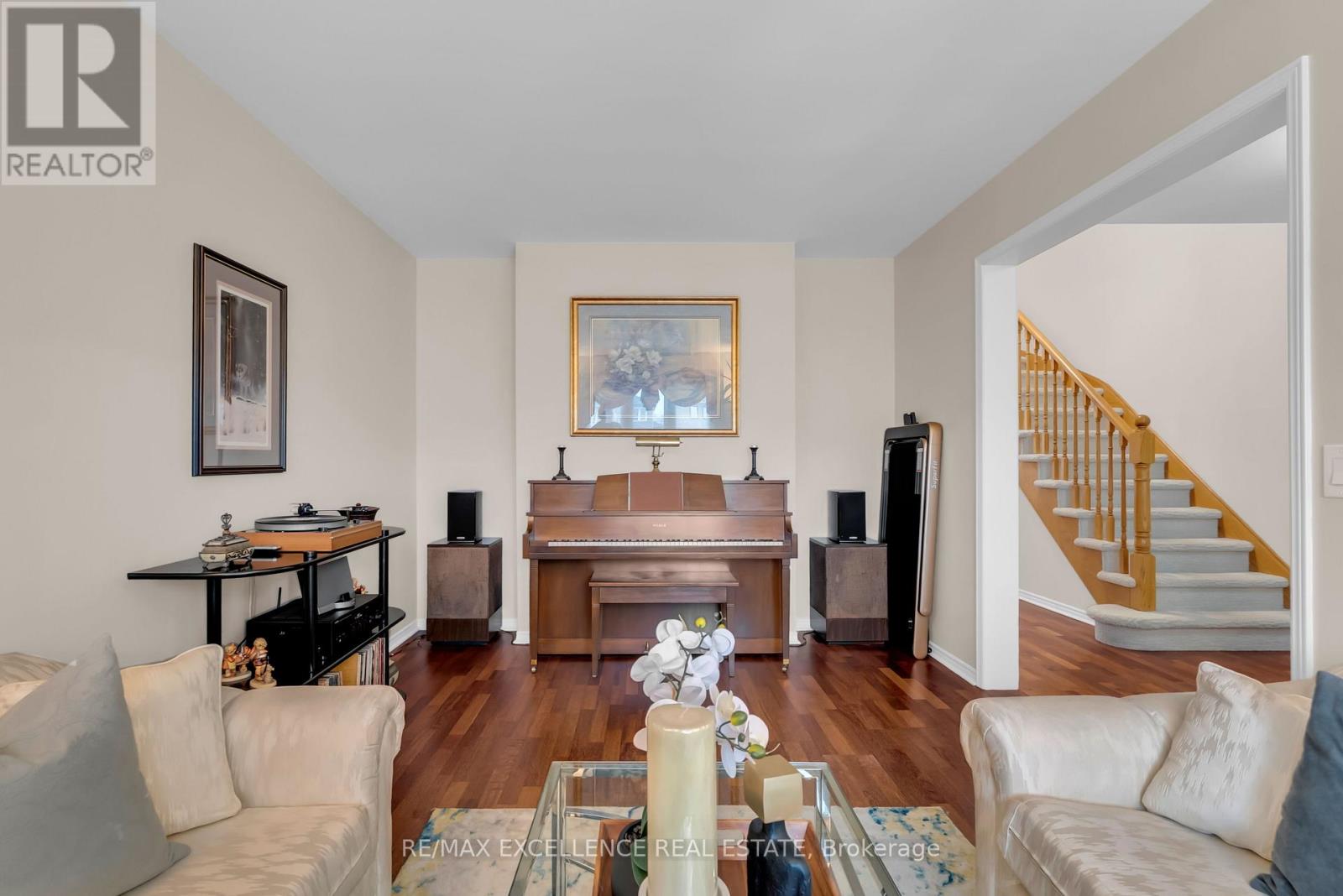 4 Novella Place, Brampton, Ontario  L6S 5X1 - Photo 8 - W13056586