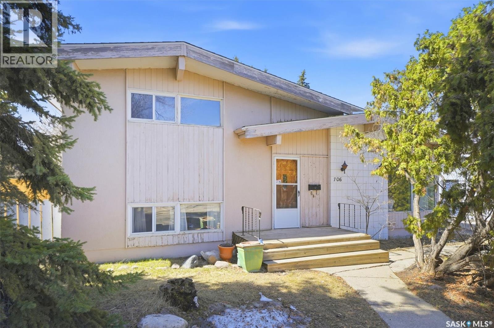 706 Arlington Avenue, Saskatoon, Saskatchewan  S7H 2X4 - Photo 2 - SK034613