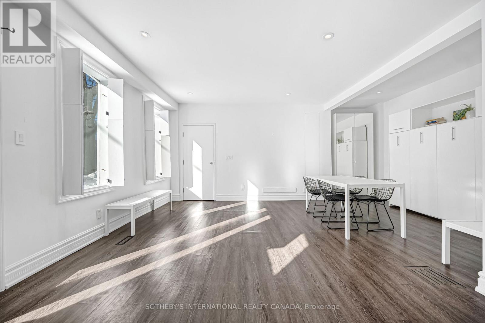 GROUND - 391 ONTARIO STREET, Toronto, Ontario