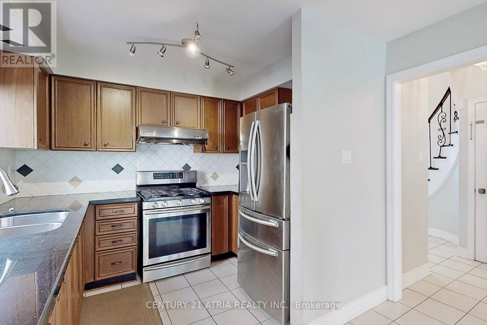 Upper - 92 Jaffray Road, Markham, Ontario  L3S 1G9 - Photo 8 - N13074524