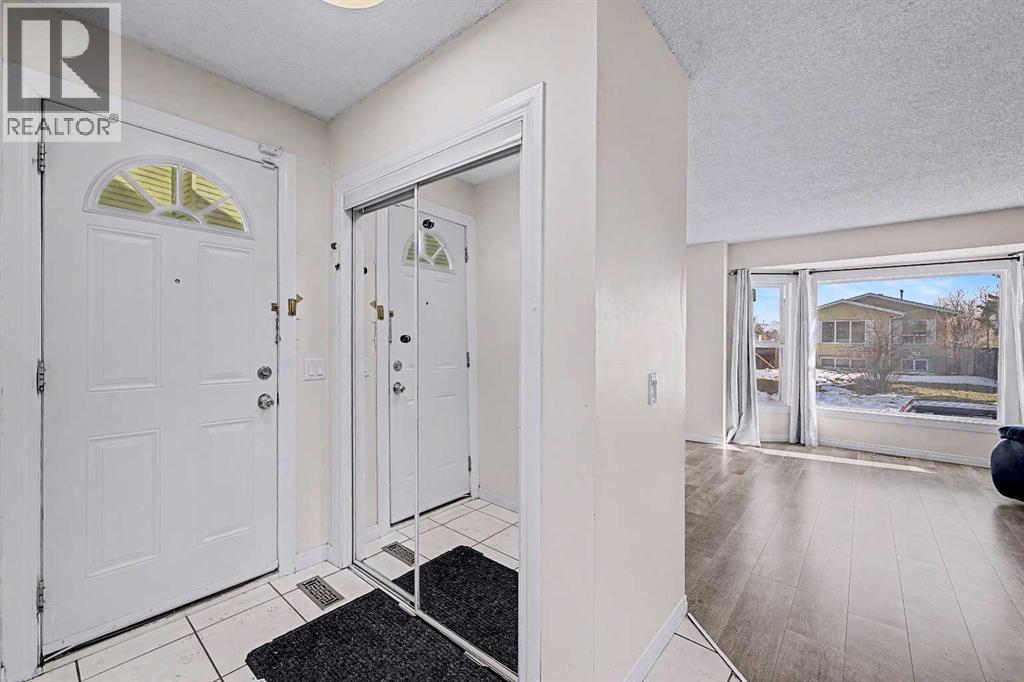 48 Whitworth Way NE, Calgary, Alberta  T1Y 6A8 - Photo 9 - A2304092