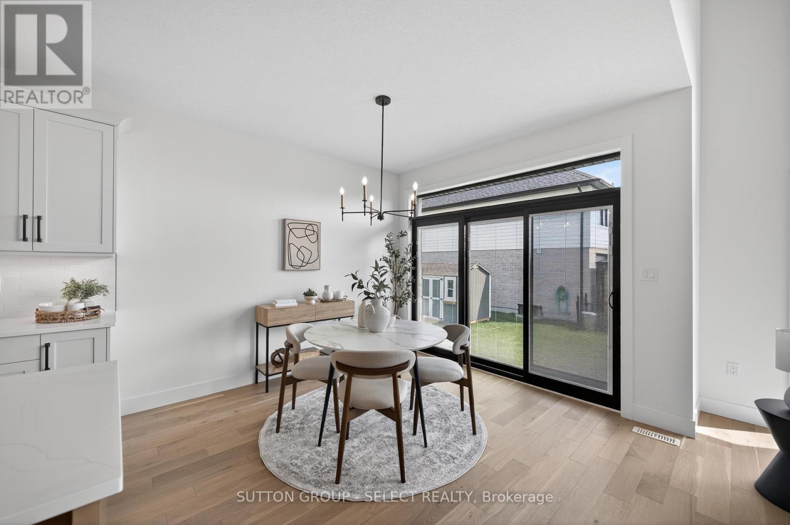 134 Harvest Lane, Thames Centre, Ontario  N0L 1G3 - Photo 16 - X12421126