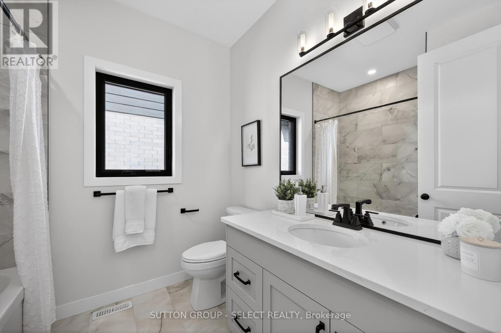 134 Harvest Lane, Thames Centre, Ontario  N0L 1G3 - Photo 24 - X12421126