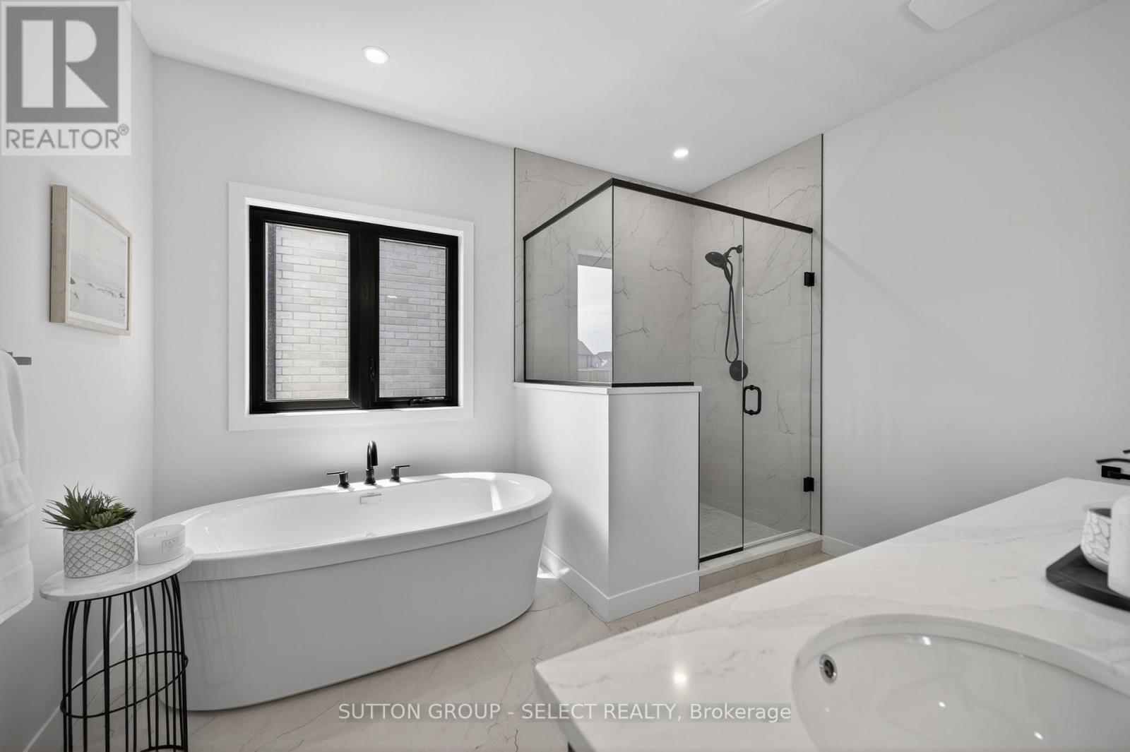 134 Harvest Lane, Thames Centre, Ontario  N0L 1G3 - Photo 19 - X12421126