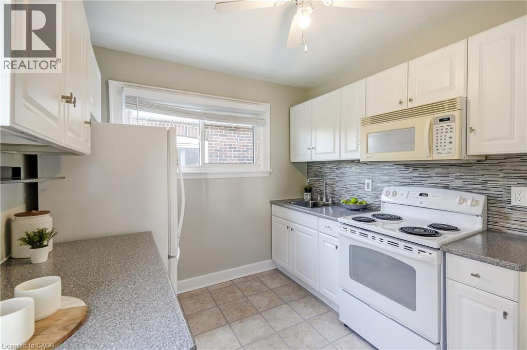 53 East 19th Street, Hamilton, Ontario  L9A 4R9 - Photo 10 - 40819564