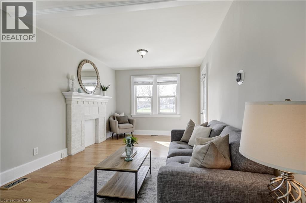 53 East 19th Street, Hamilton, Ontario  L9A 4R9 - Photo 8 - 40819564