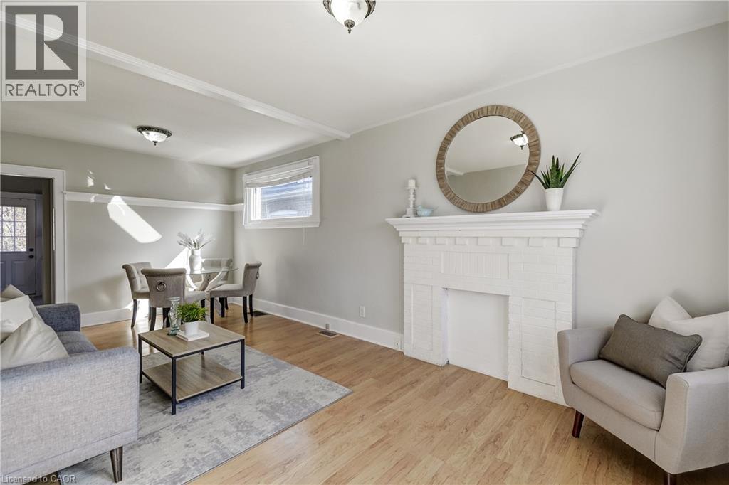 53 East 19th Street, Hamilton, Ontario  L9A 4R9 - Photo 7 - 40819564