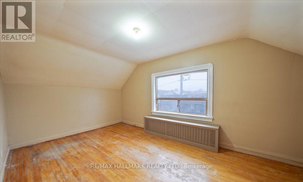39 Lanark Avenue, Toronto, Ontario  M6C 2B5 - Photo 17 - C13058744