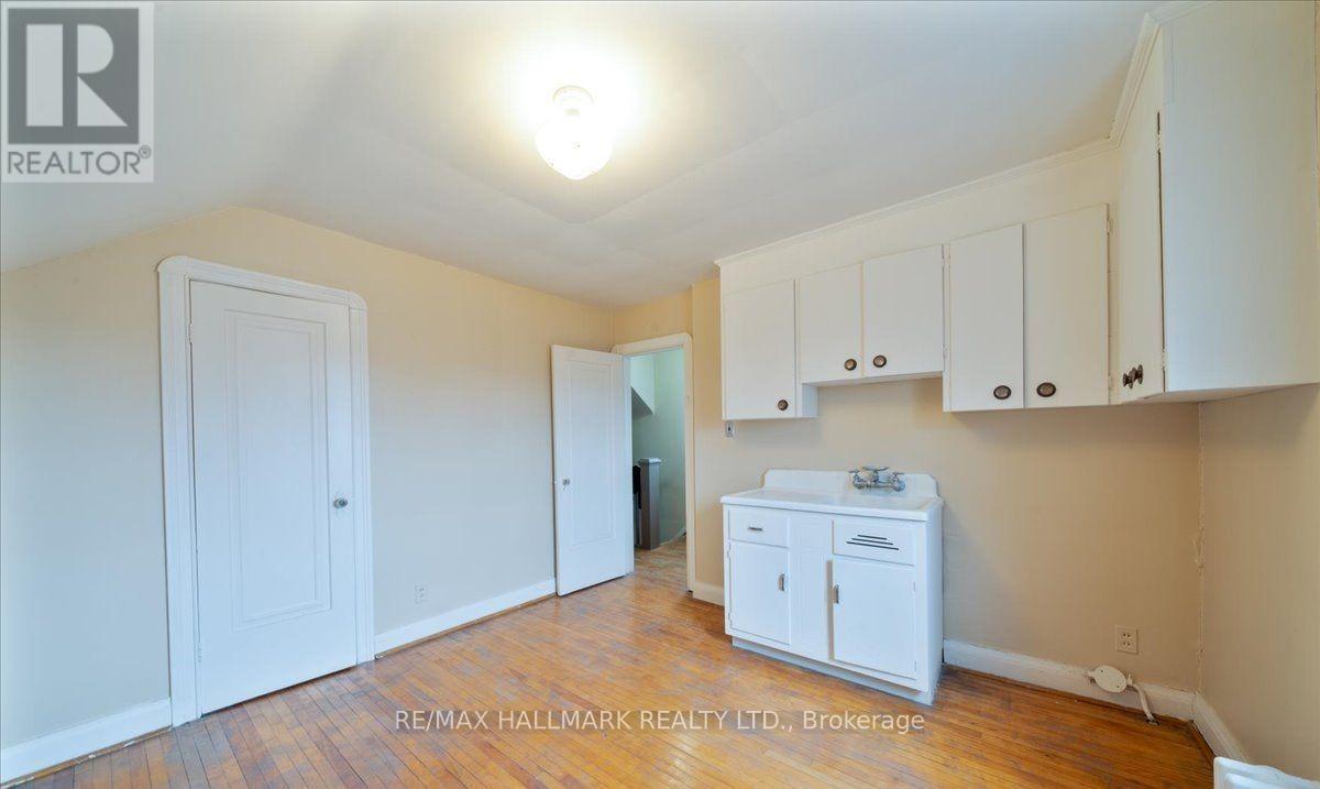 39 Lanark Avenue, Toronto, Ontario  M6C 2B5 - Photo 14 - C13058744