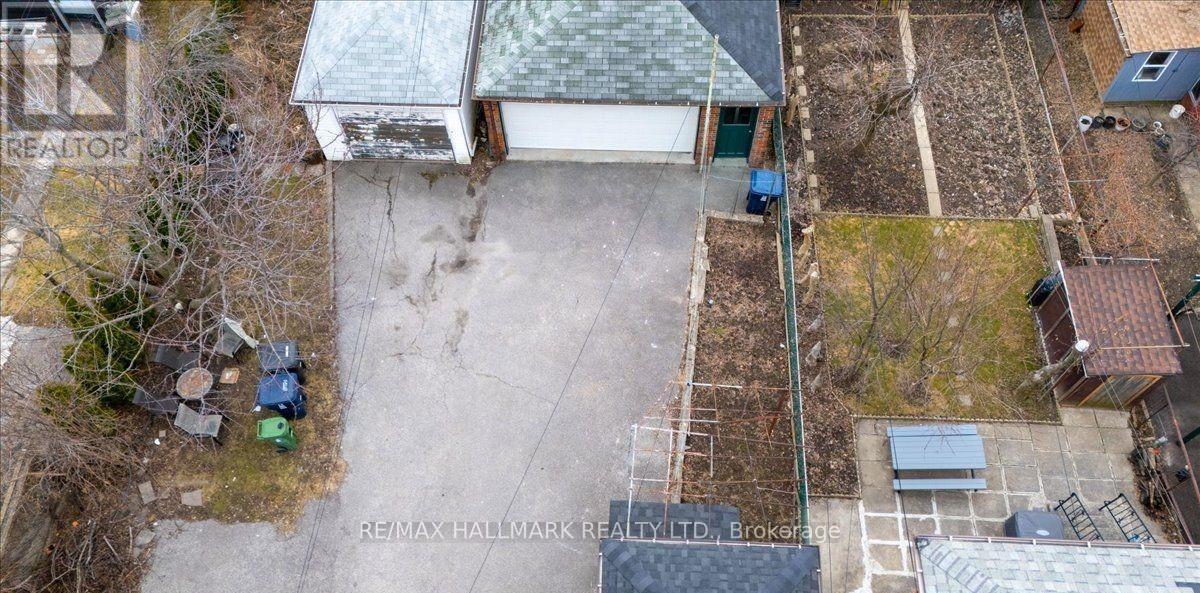 39 Lanark Avenue, Toronto, Ontario  M6C 2B5 - Photo 21 - C13058744