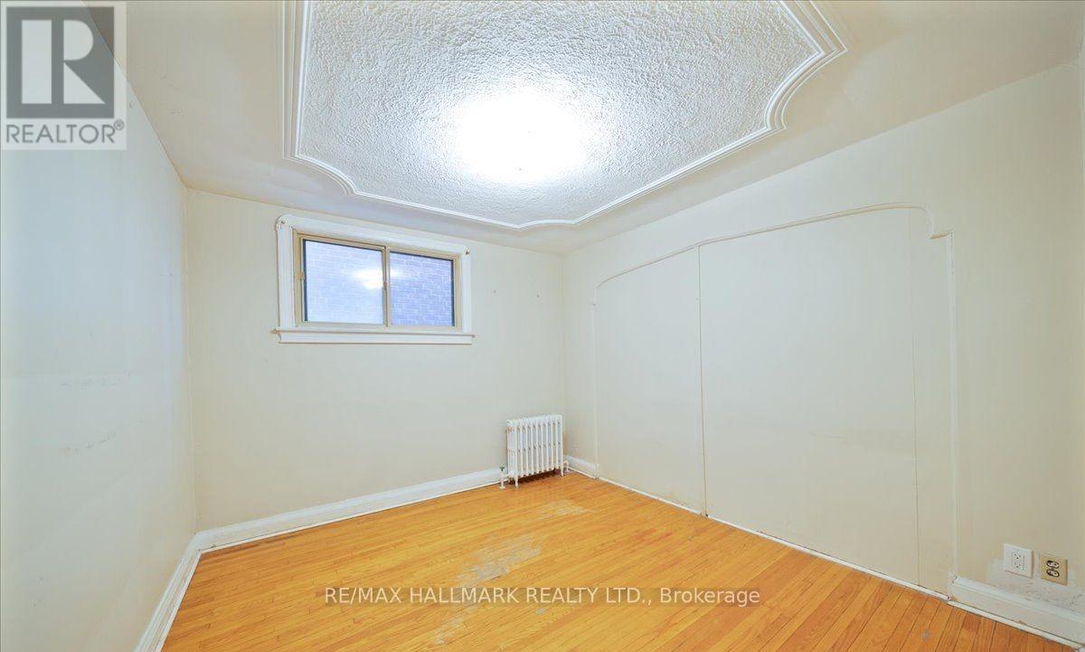 39 Lanark Avenue, Toronto, Ontario  M6C 2B5 - Photo 9 - C13058744