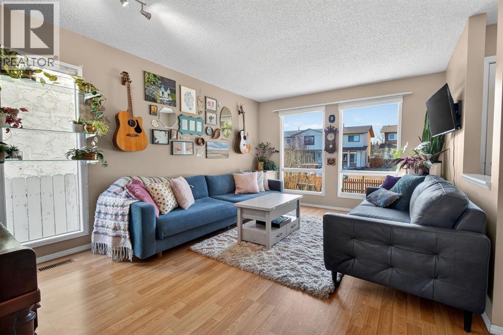 161 Midbend Place SE, Calgary, Alberta  T2X 2K1 - Photo 2 - A2304292