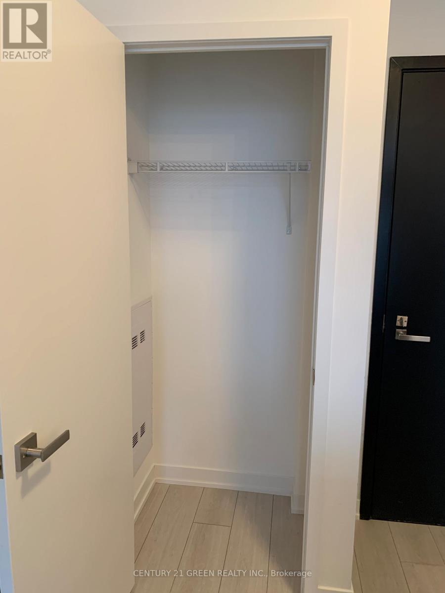 817 - 31 Tippett Road, Toronto, Ontario  M3H 0C8 - Photo 3 - C13074588