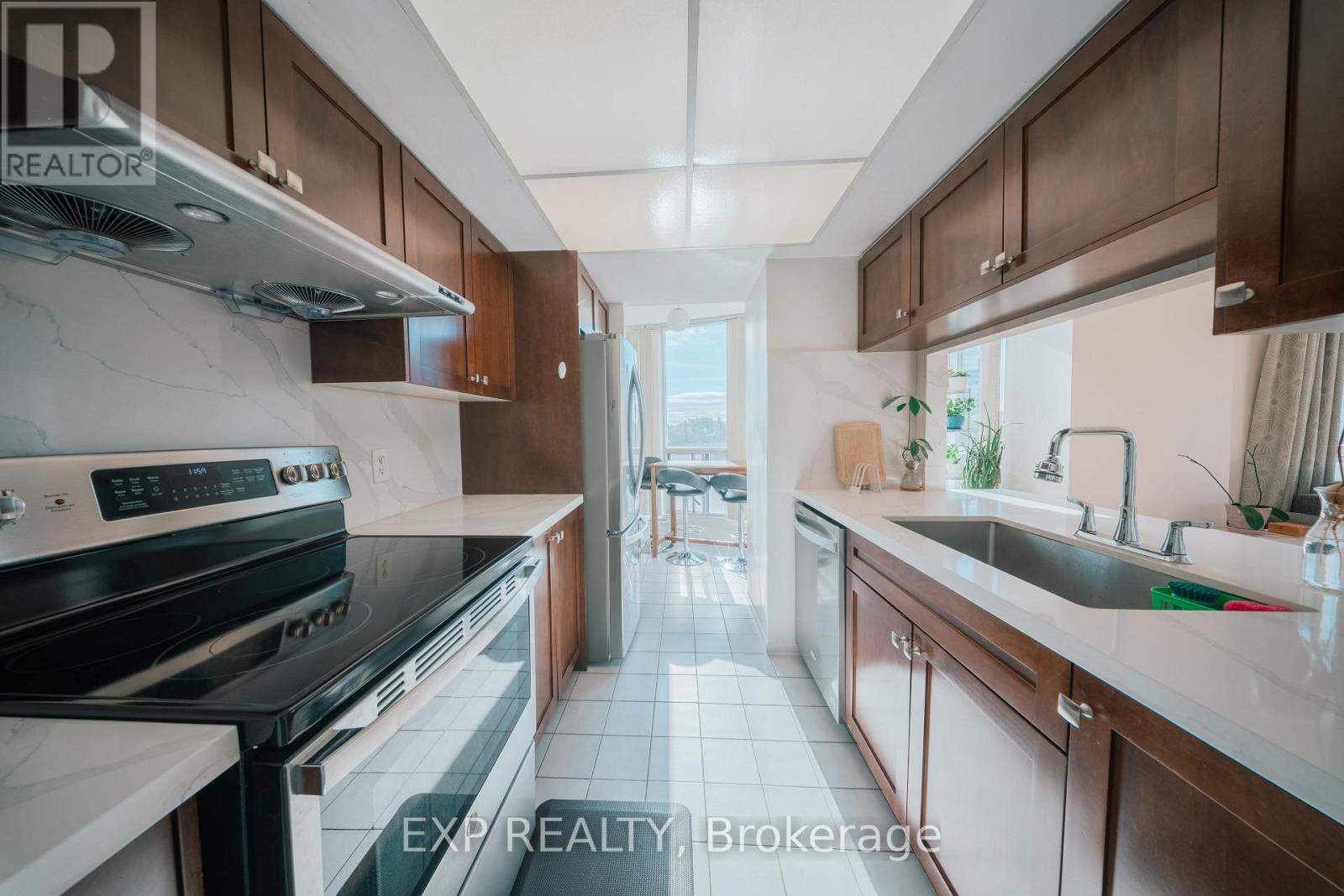 310 - 2550 Lawrence Avenue E, Toronto, Ontario  M1P 4Z3 - Photo 2 - E13074534