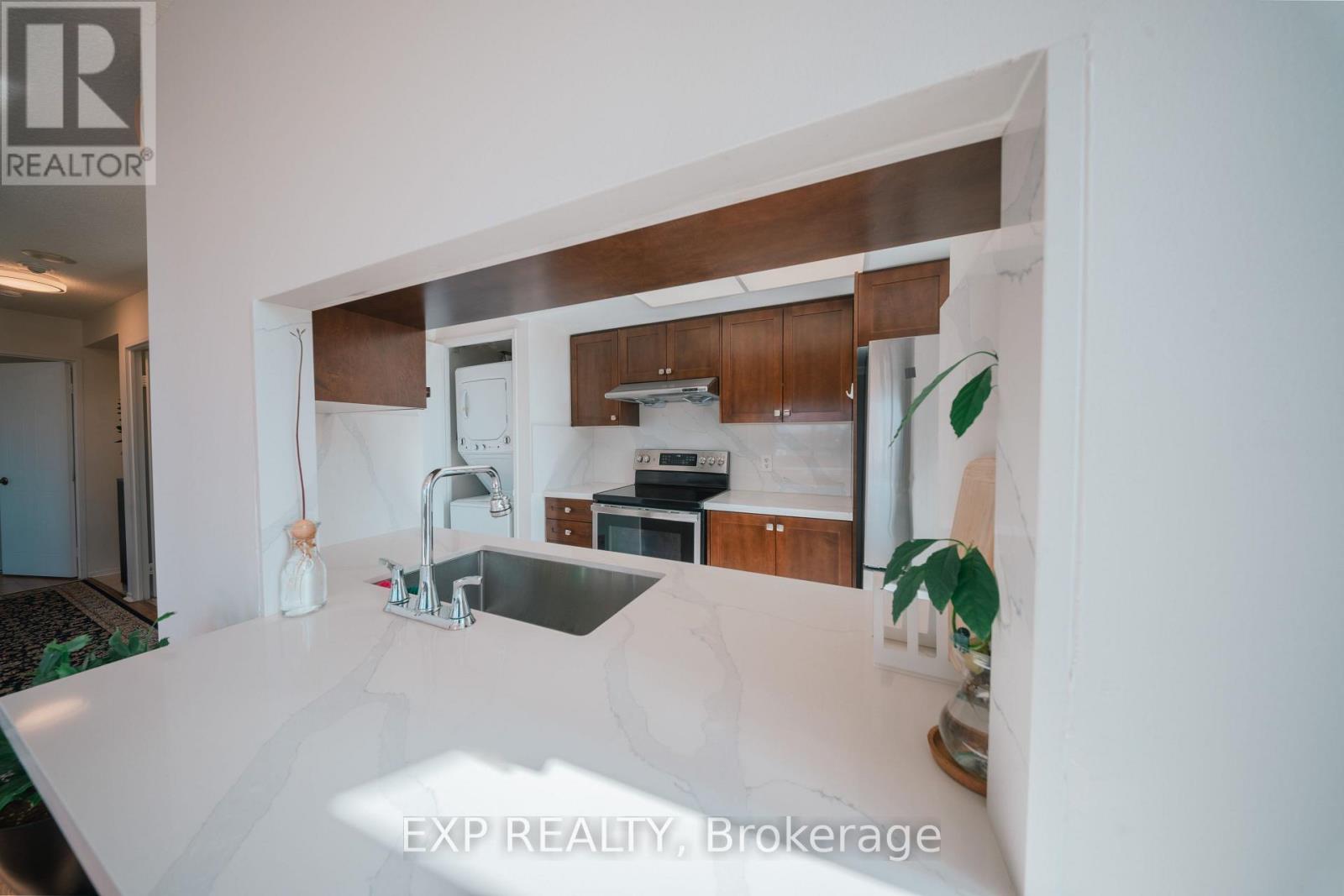 310 - 2550 Lawrence Avenue E, Toronto, Ontario  M1P 4Z3 - Photo 3 - E13074534